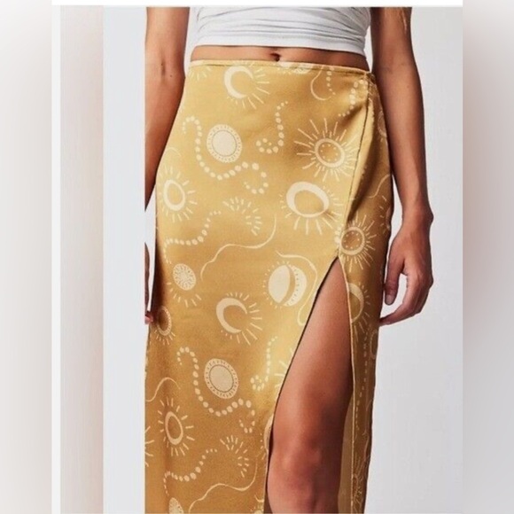 Free People Serena Slim Maxi Skirt Gold Brown Moon Sun Silky Satin sz 8 - Picture 4 of 9
